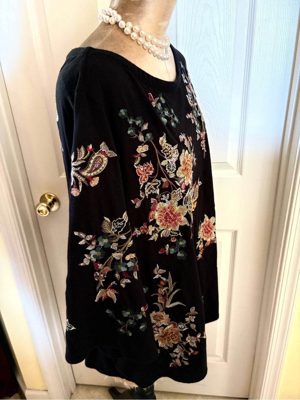 J.Jill Embroidered Black Floral Knit Women's Top 2X - Picture 5 of 10
